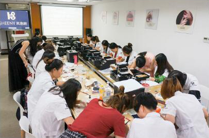 学员假皮练习