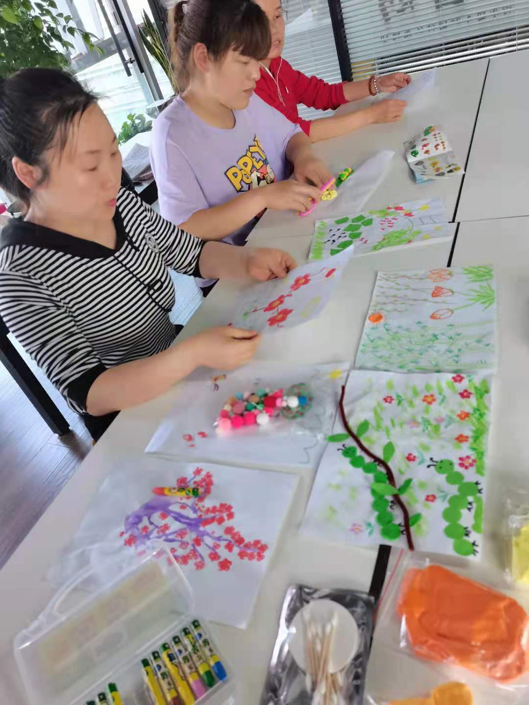 早教师培训班上课现场一