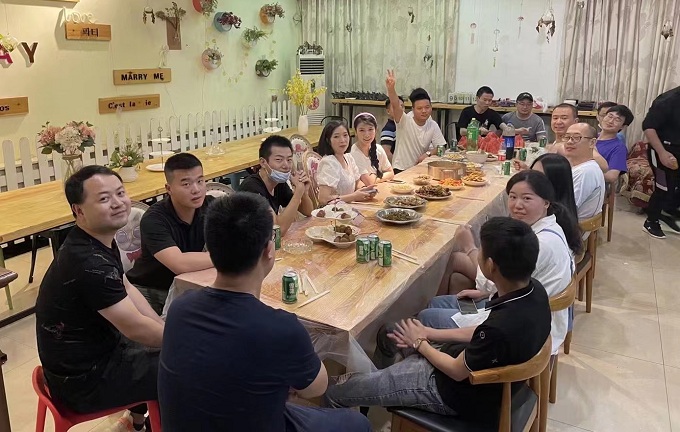 学员聚餐