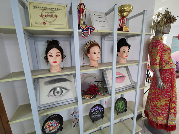 美发作品展览柜