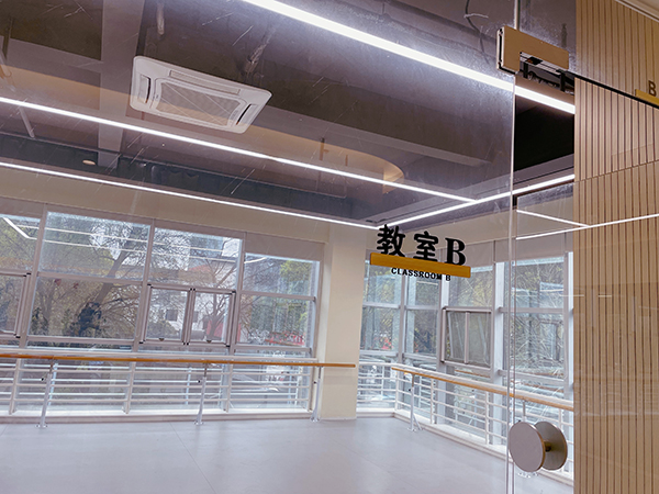 教室B