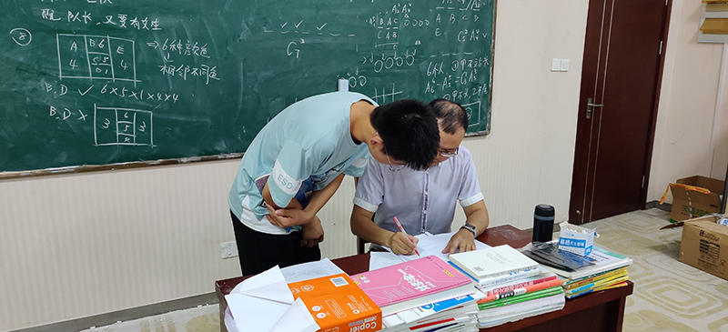 老师台上指导