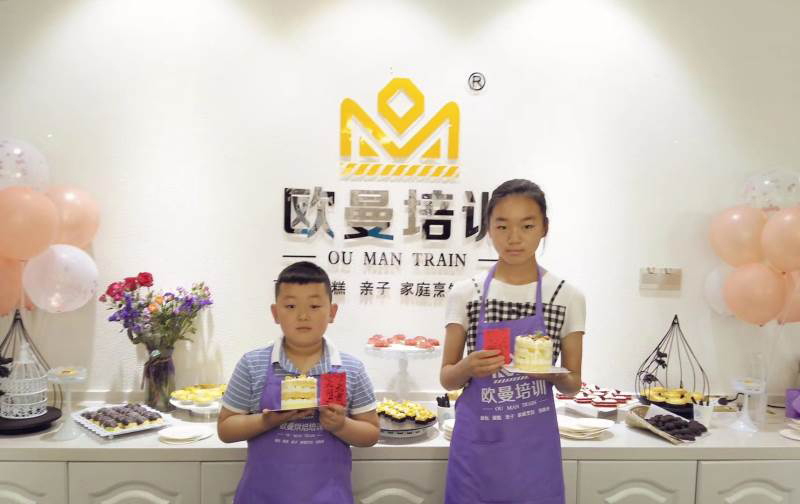 小学员留影