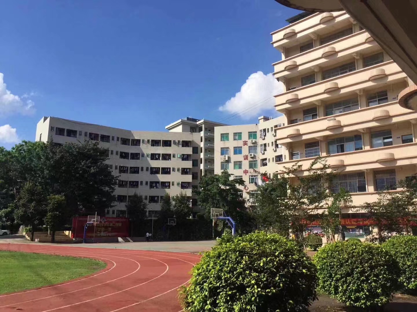 学校操场