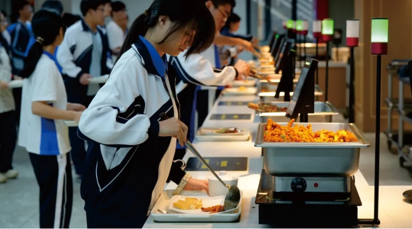 学校饭堂