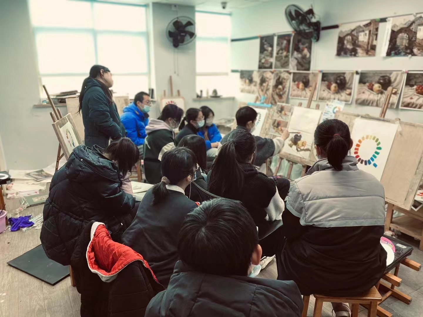 高中艺考预科教学场景
